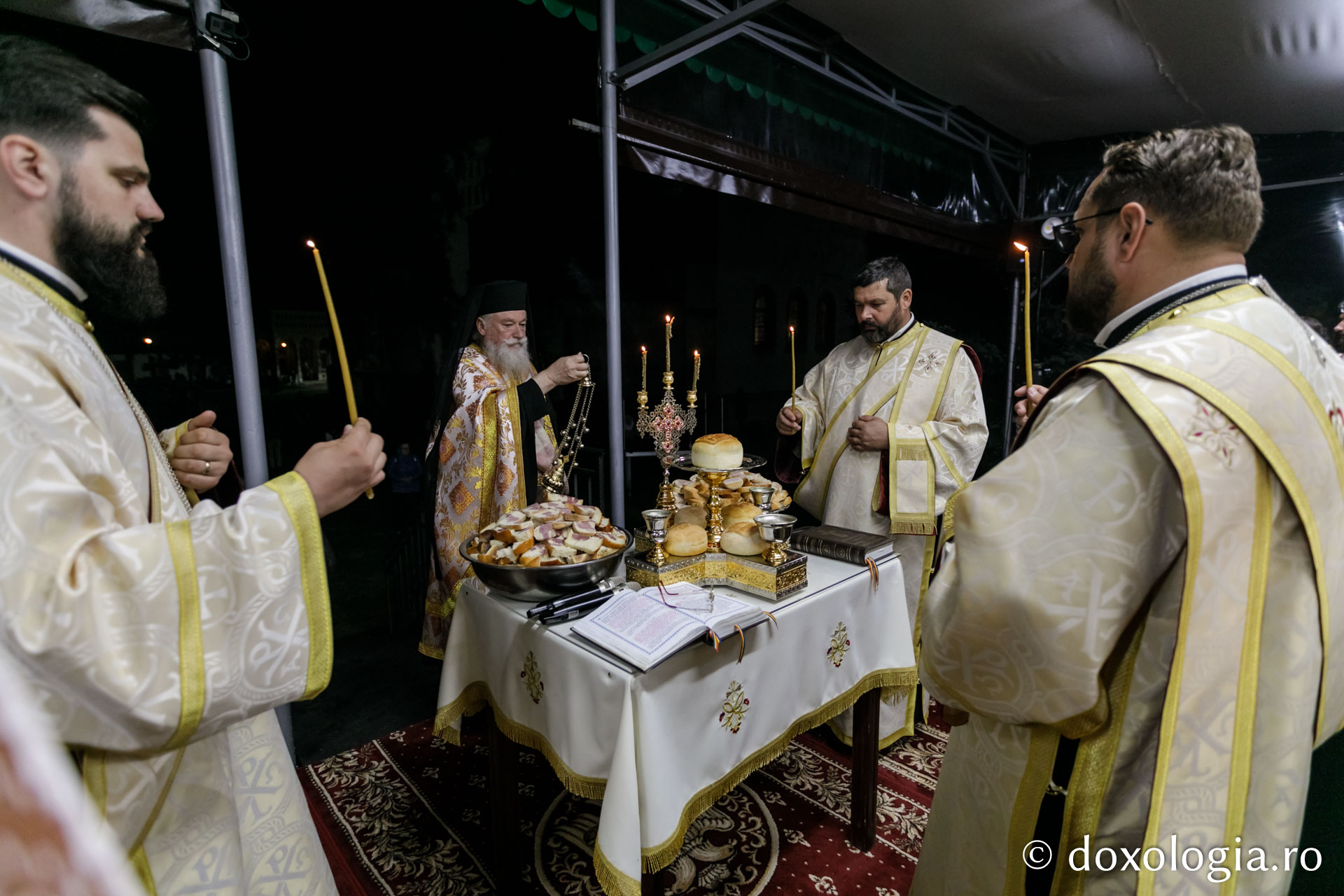 Foto: Pr. Silviu Cluci Slujbă de noapte în cinstea Sfântului Mare Mucenic Gheorghe #HramSuceava2022