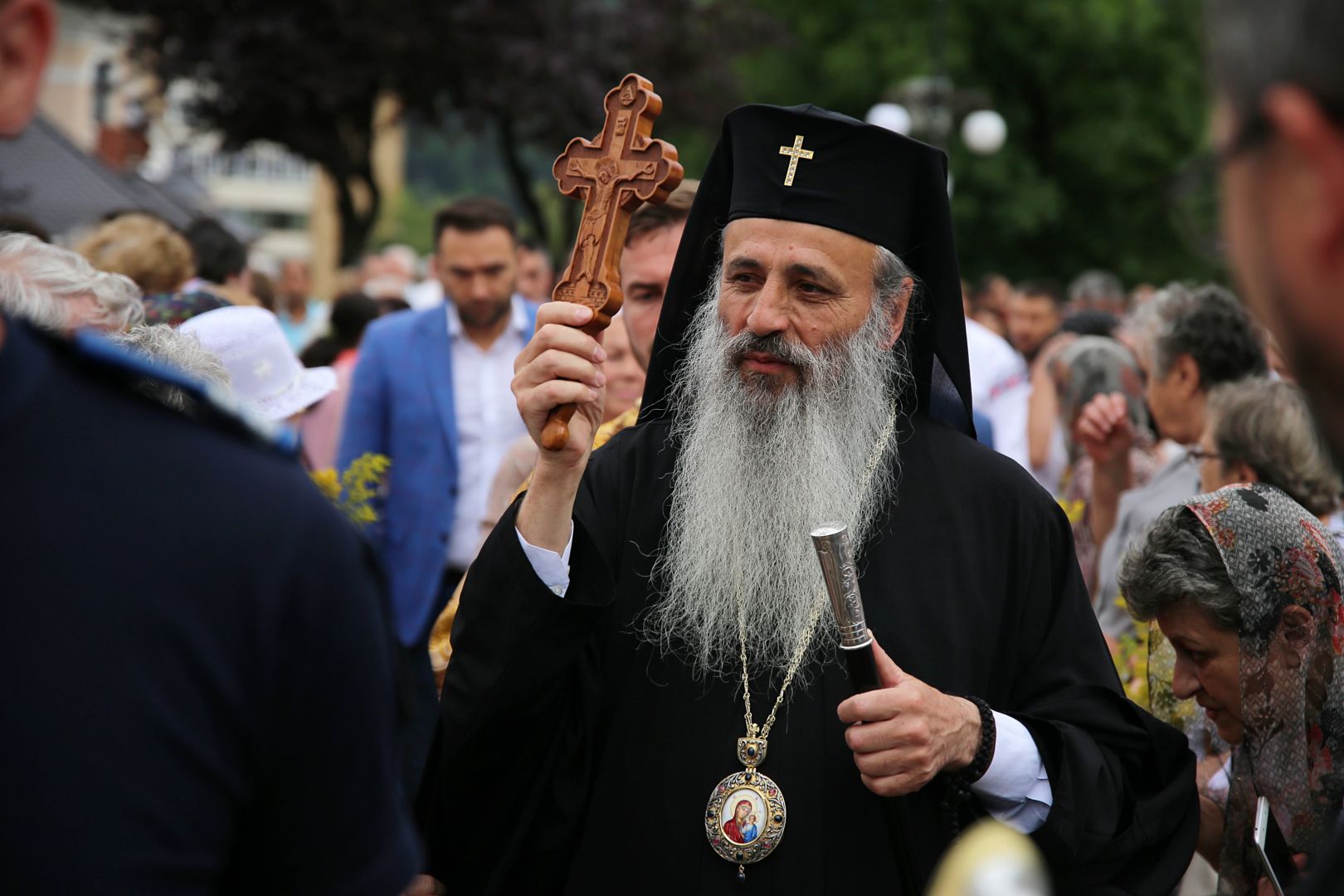 Nașterea Sfântului Ioan Botezătorul, sărbătoarea orașului de la poalele Pietricicăi: mii de oameni, împreună cu sfinții prin Piatra Neamț