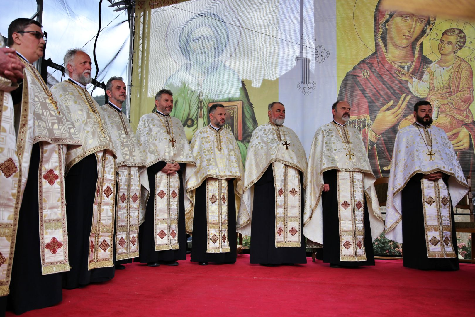 Nașterea Sfântului Ioan Botezătorul, sărbătoarea orașului de la poalele Pietricicăi: mii de oameni, împreună cu sfinții prin Piatra Neamț