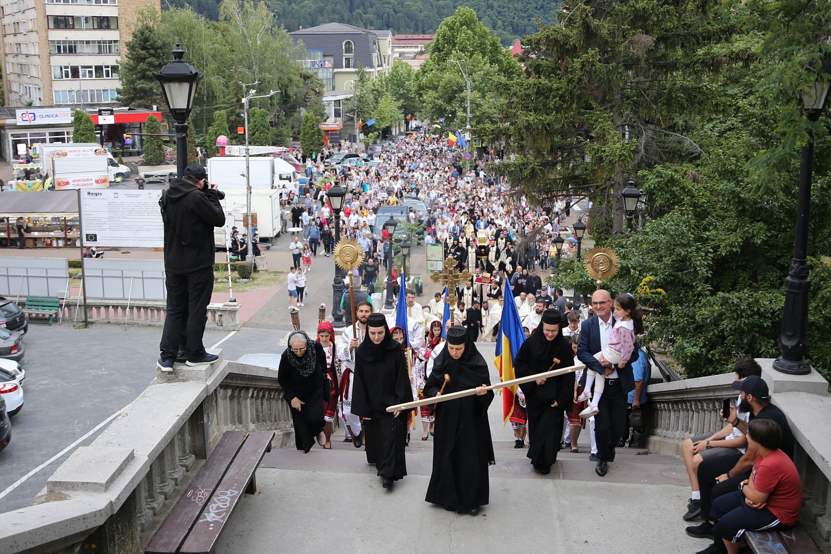 Nașterea Sfântului Ioan Botezătorul, sărbătoarea orașului de la poalele Pietricicăi: mii de oameni, împreună cu sfinții prin Piatra Neamț