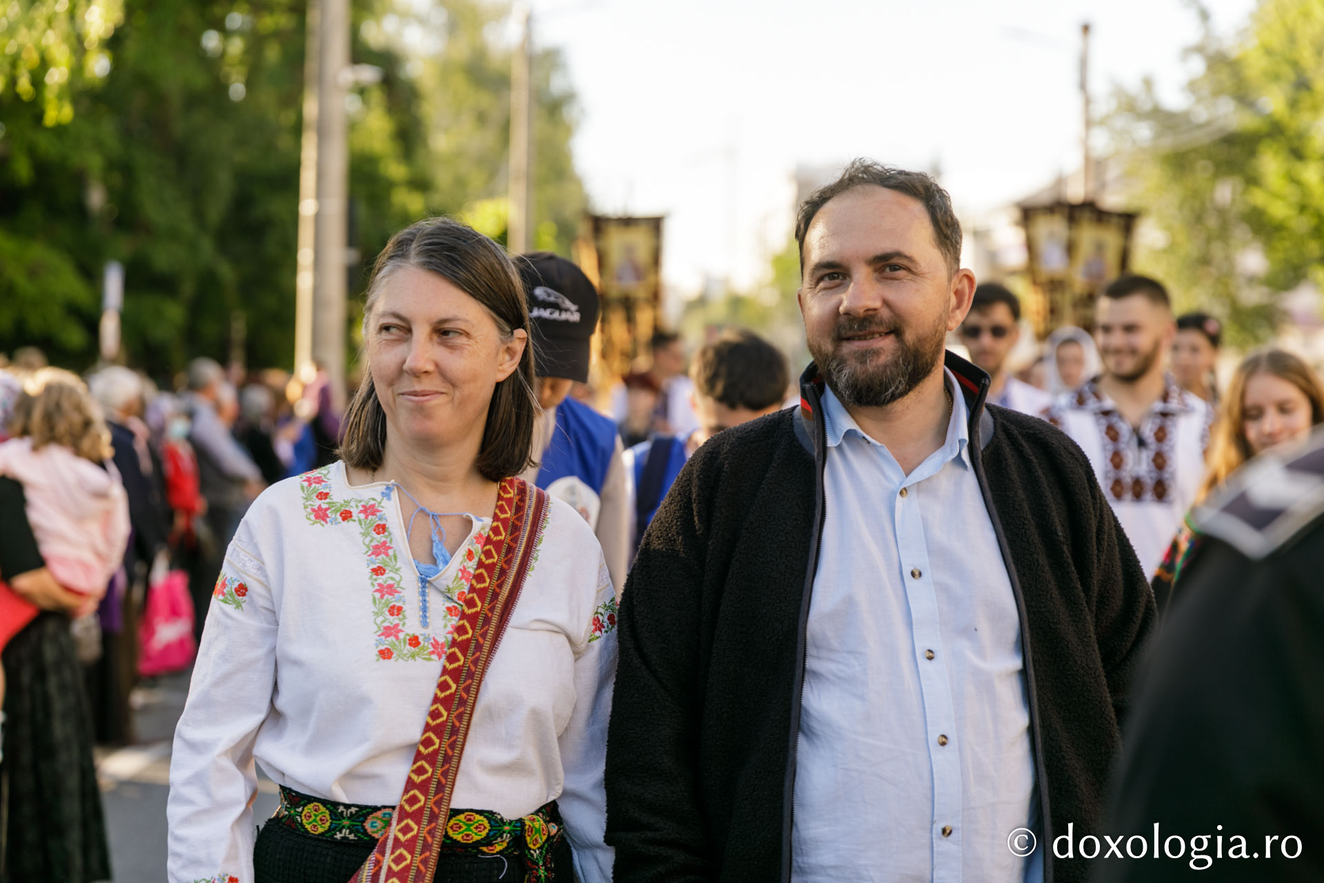 „Calea Sfinților” pe străzile Sucevei: peste 10000 de pelerini au participat la procesiunea cu moaștele Sfântului Ioan cel Nou #HramSuceava2022