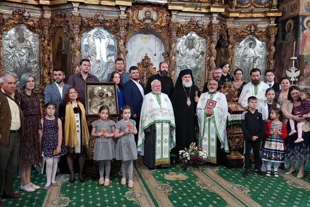 Reuniune la 20 de ani de la absolvire la Liceul Teologic „Episcop Melchidesc” Reuniune la 20 de ani de la absolvire la Liceul Teologic „Episcop Melchidesc”