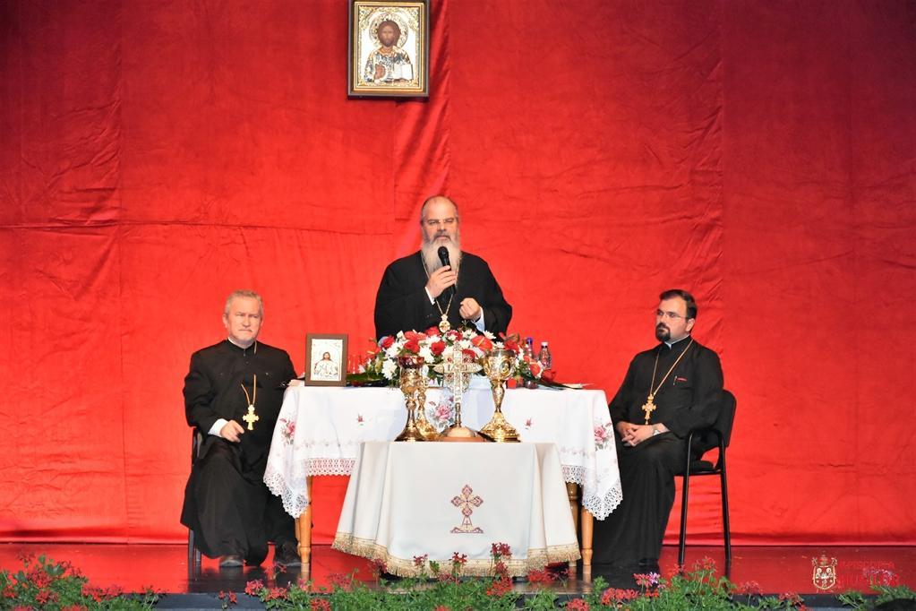 „Conștiința creștină în lumea tensiunilor contemporane. Liturgicul ca asumare personală, dincolo de rit” – Conferința semestrială a preoților din Episcopia Hușilor