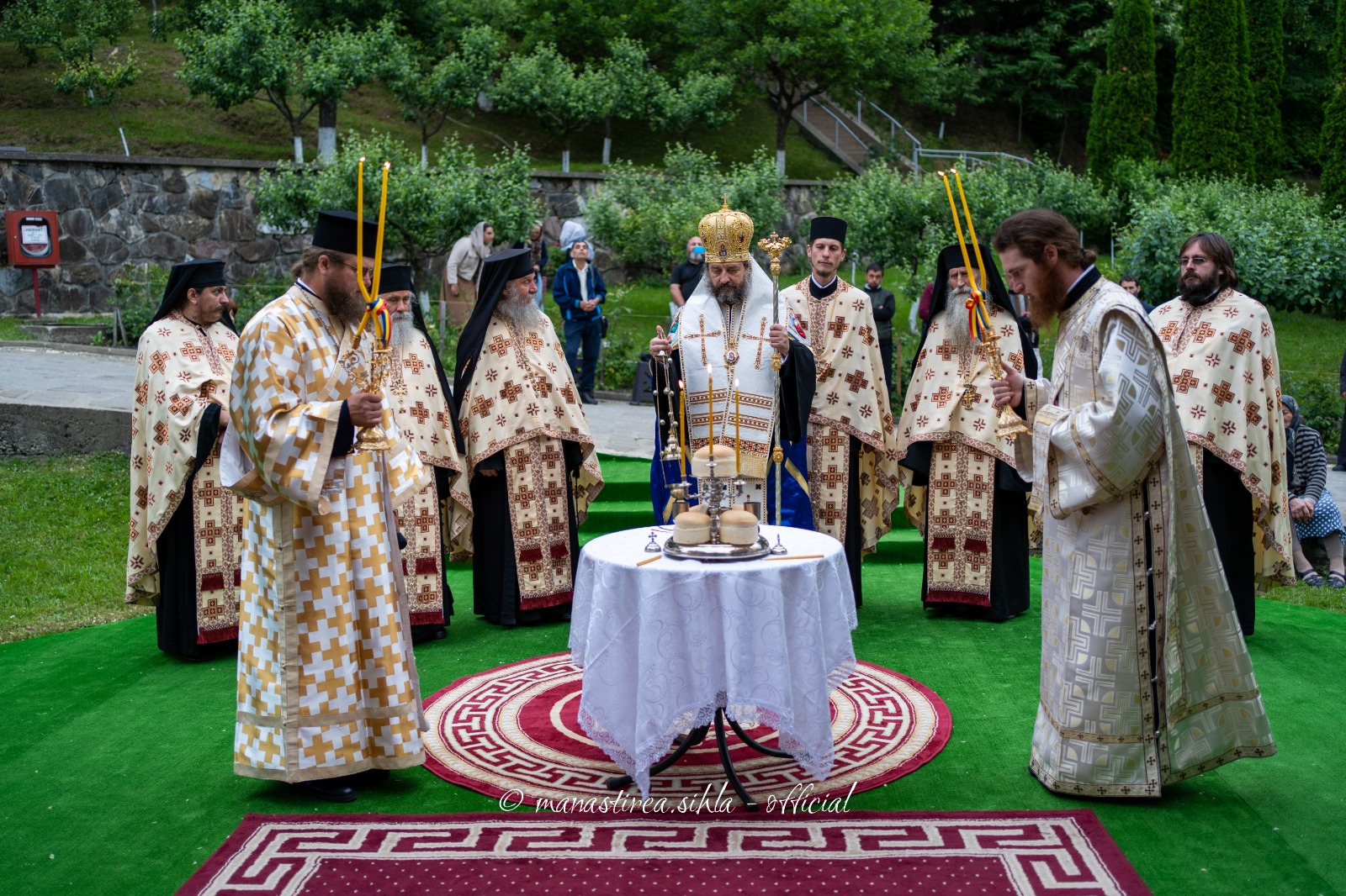 PS Nichifor Botoșăneanul, prezent la hramul Mănăstirii Sihla: „Nașterea Sfântului Ioan a fost importantă în istoria mântuirii, a schimbat fața lumii”