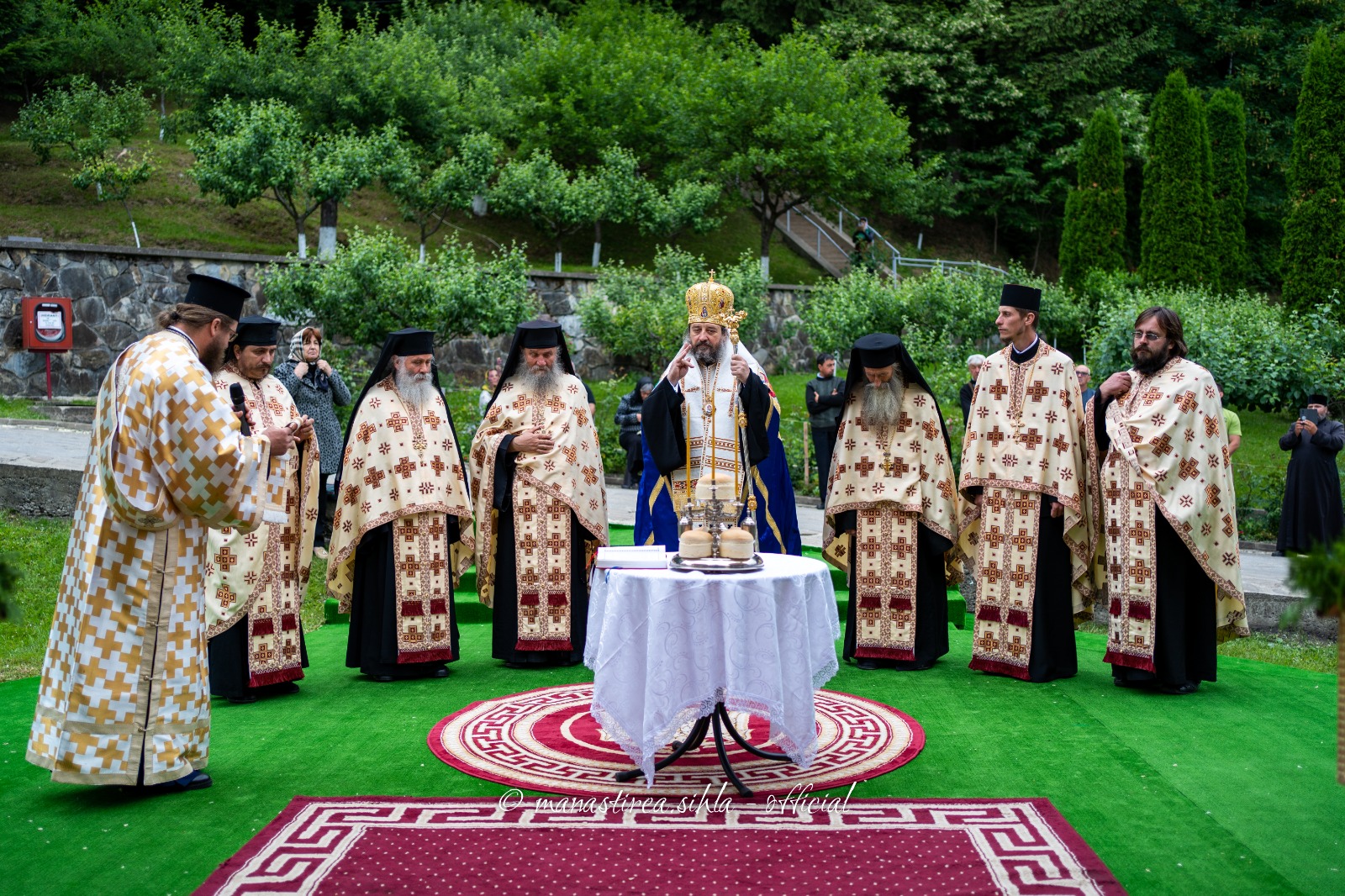 PS Nichifor Botoșăneanul, prezent la hramul Mănăstirii Sihla: „Nașterea Sfântului Ioan a fost importantă în istoria mântuirii, a schimbat fața lumii”