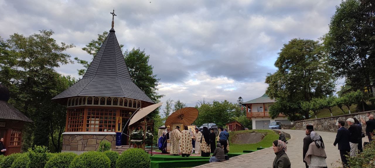 PS Nichifor Botoșăneanul, prezent la hramul Mănăstirii Sihla: „Nașterea Sfântului Ioan a fost importantă în istoria mântuirii, a schimbat fața lumii”