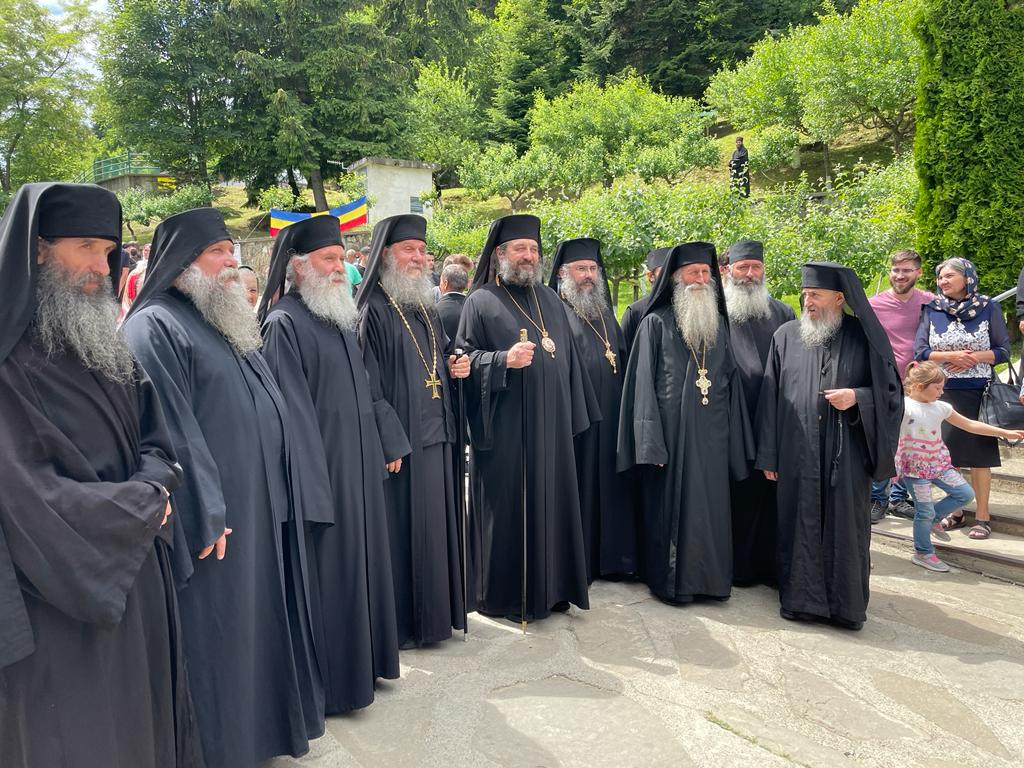 PS Nichifor Botoșăneanul, prezent la hramul Mănăstirii Sihla: „Nașterea Sfântului Ioan a fost importantă în istoria mântuirii, a schimbat fața lumii”