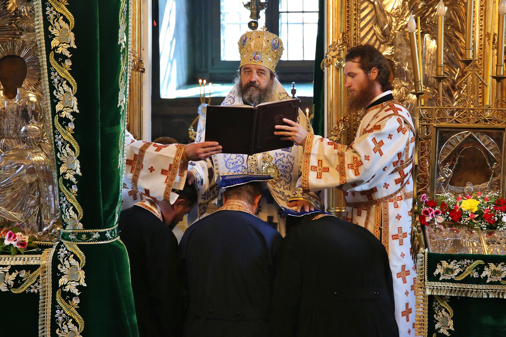 Liceul Teologic „Sfânta Parascheva” de la Mănăstirea Agapia aniversează 3 decenii de la reactivare