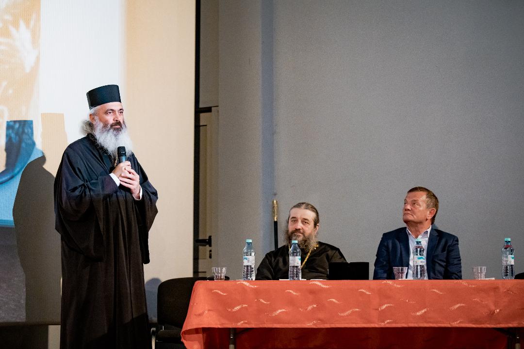 Preasfințitul Părinte Nichifor Botoșăneanul  a vizitat Seminarul Teologic din Dorohoi