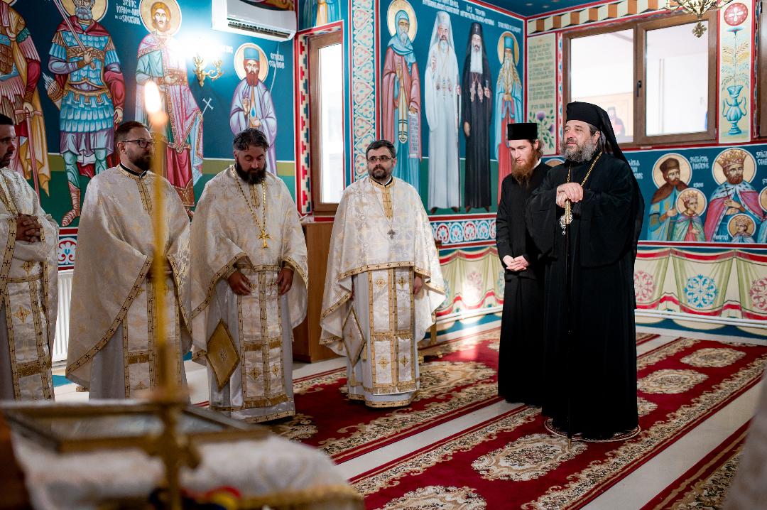 Preasfințitul Părinte Nichifor Botoșăneanul  a vizitat Seminarul Teologic din Dorohoi