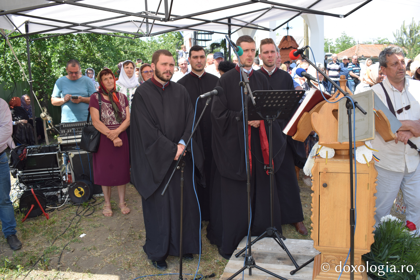 IPS Teofan a resfințit Biserica „Sfântul Nicolae și Sfântul Dimitrie” din Stănești – Lunca, Protopopiatul Botoșani