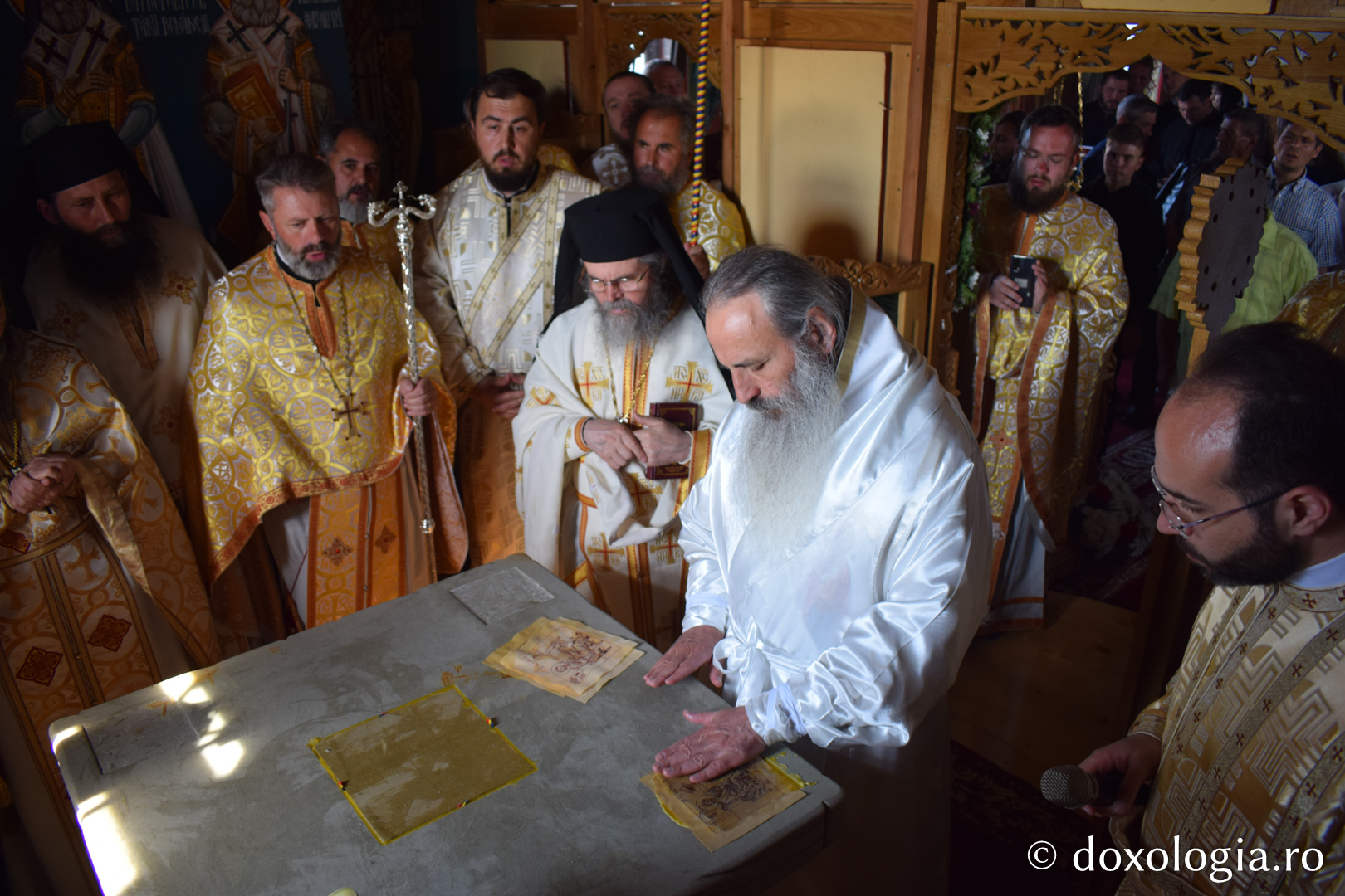 IPS Teofan a resfințit Biserica „Sfântul Nicolae și Sfântul Dimitrie” din Stănești – Lunca, Protopopiatul Botoșani