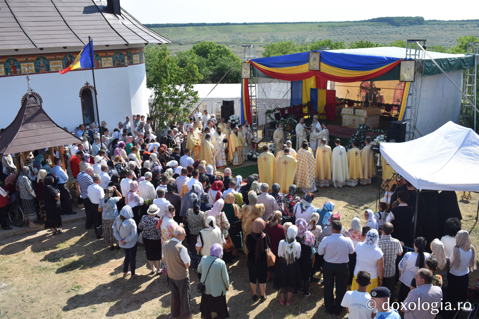 IPS Teofan a resfințit Biserica „Sfântul Nicolae și Sfântul Dimitrie” din Stănești – Lunca, Protopopiatul Botoșani