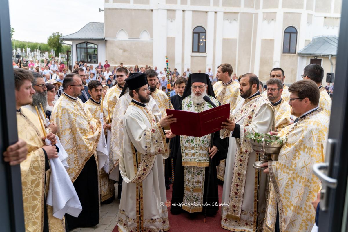 Slujbe arhiereşti în Eparhia Romanului şi Bacăului