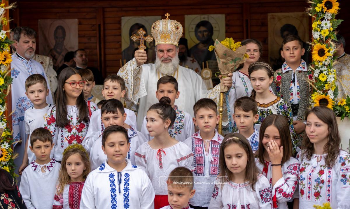 Slujbe arhiereşti în Eparhia Romanului şi Bacăului