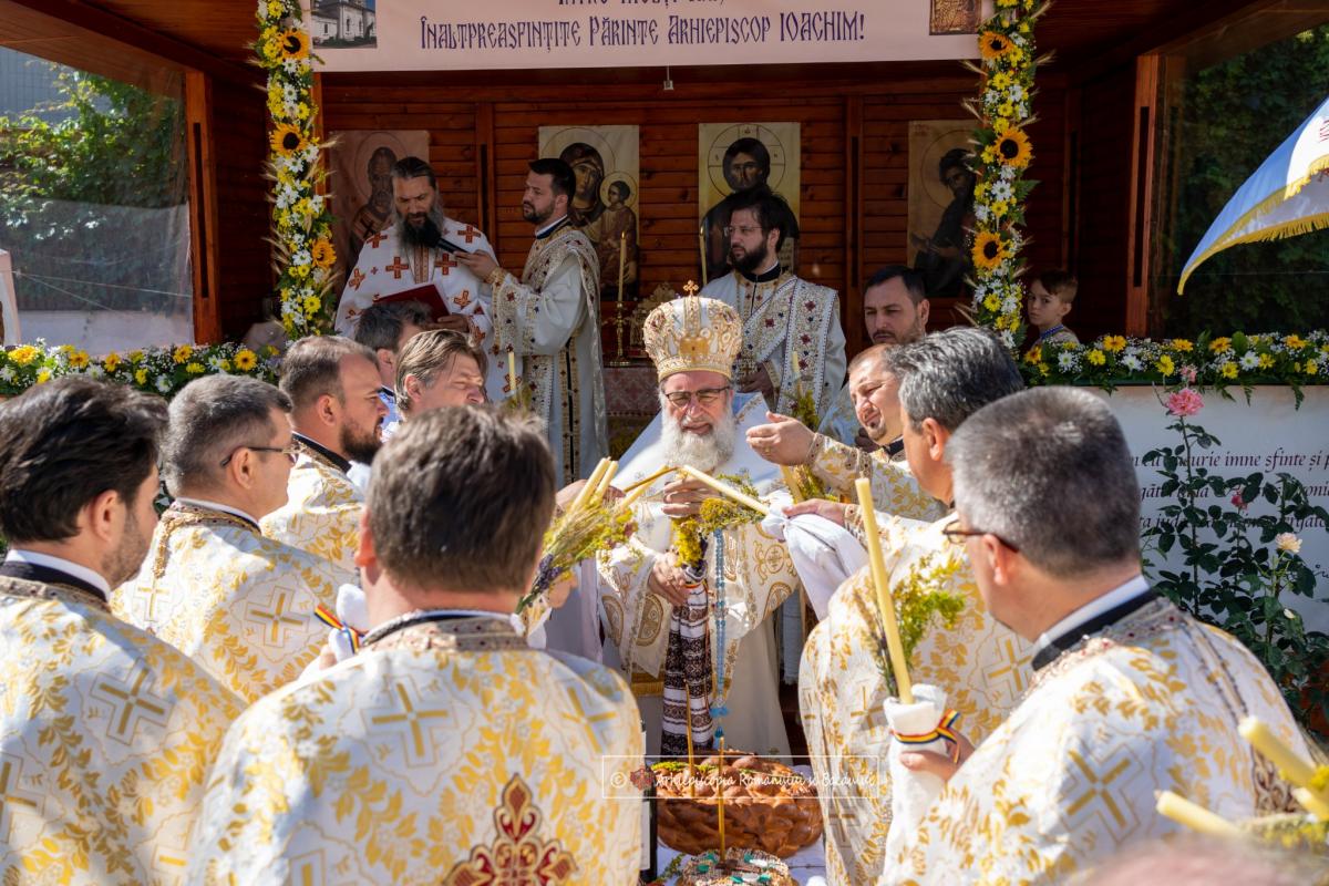 Slujbe arhiereşti în Eparhia Romanului şi Bacăului
