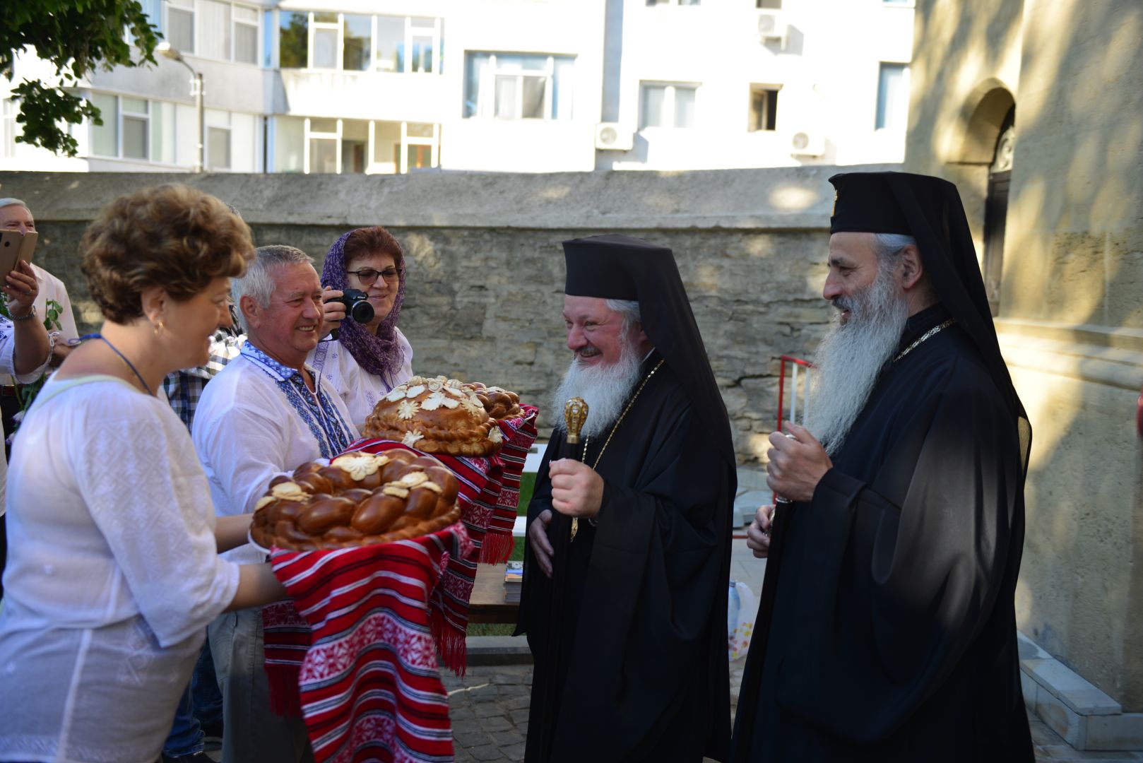 foto: Lucian Ducan Moment istoric la Iași: În Duminica Tuturor Sfinților, Biserica Bărboi a primit din nou haină luminoasă