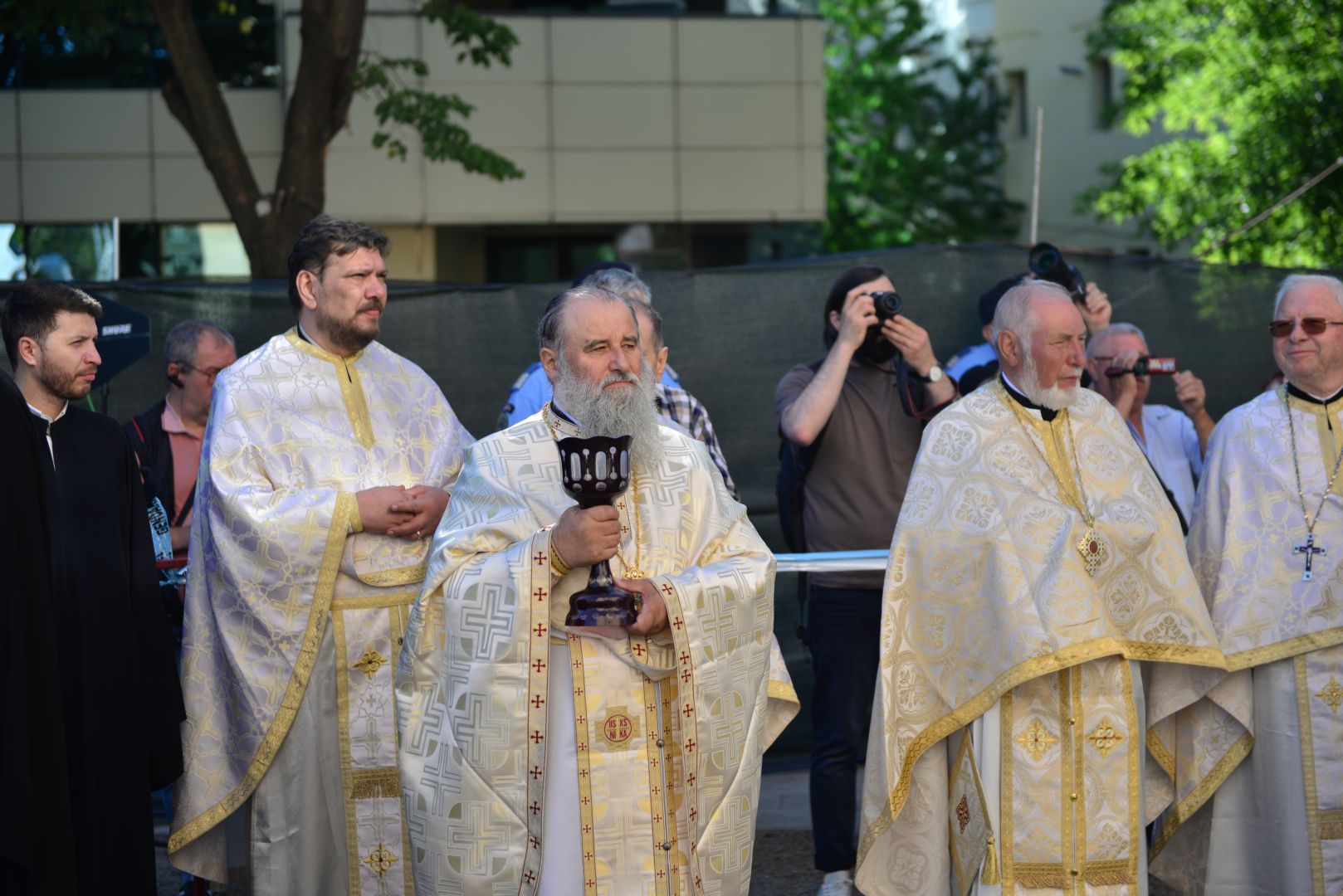 foto: Lucian Ducan Moment istoric la Iași: În Duminica Tuturor Sfinților, Biserica Bărboi a primit din nou haină luminoasă