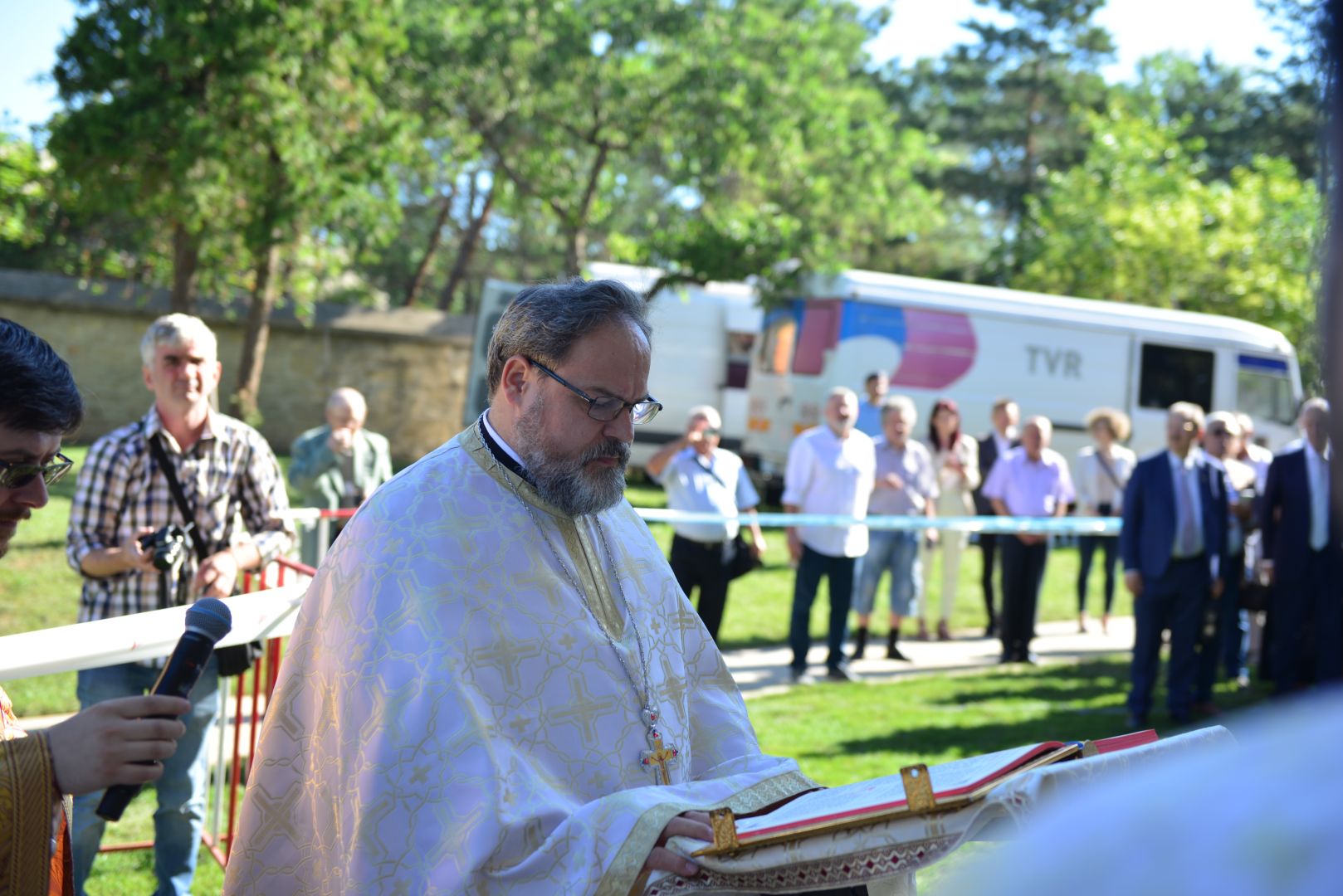 foto: Lucian Ducan Moment istoric la Iași: În Duminica Tuturor Sfinților, Biserica Bărboi a primit din nou haină luminoasă