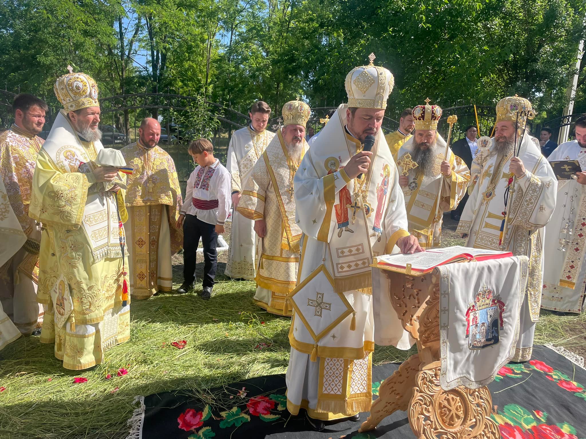 Cinci ierarhi au sfinţit Biserica „Sfântul Nicolae” – Alexandru Ioan Cuza, Protopopiatul Cahul