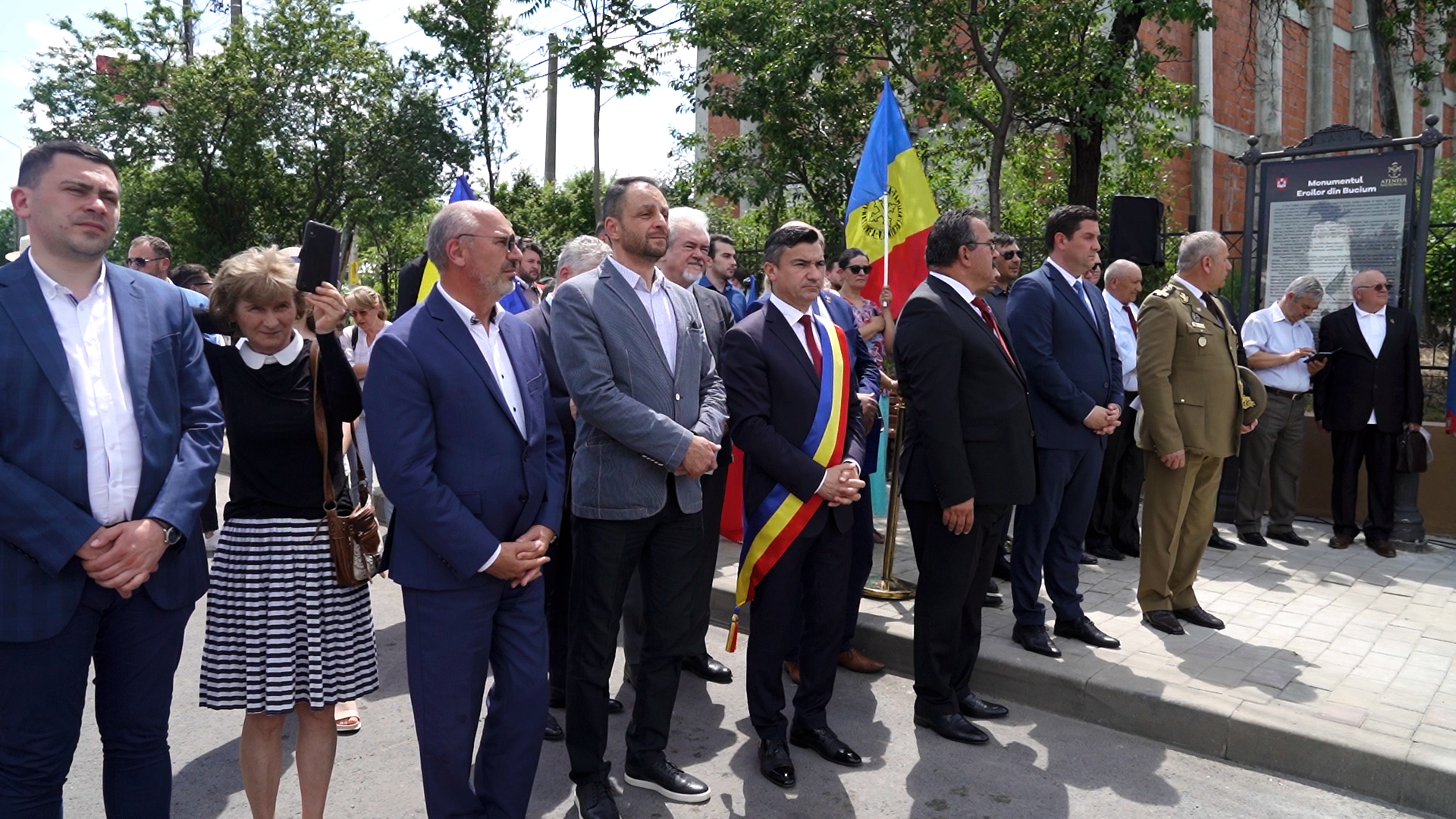 Resfințirea Monumentului Eroilor din Bucium / foto: Constantin Comici Slujbe arhierești în Iași, de praznicul Înălțării Domnului Hristos