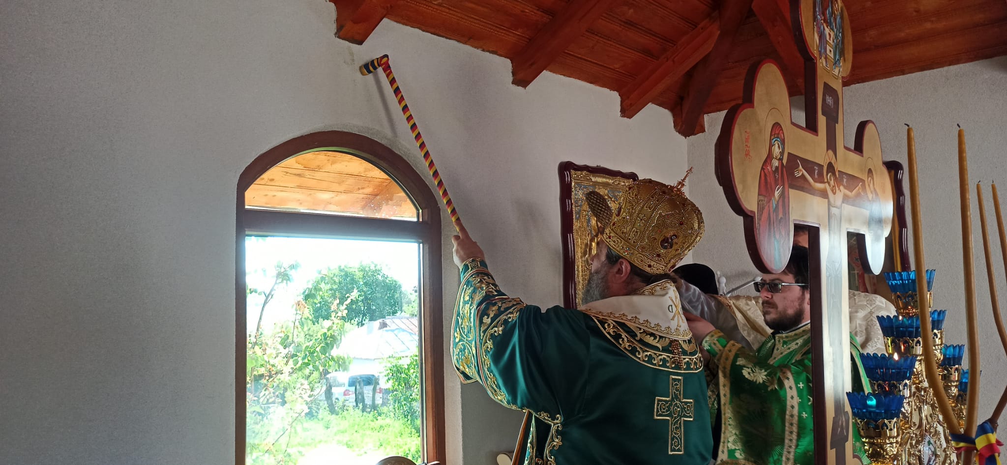 Sfințire de ansamblu parohial la Biserica „Sfânta Treime” Stornești