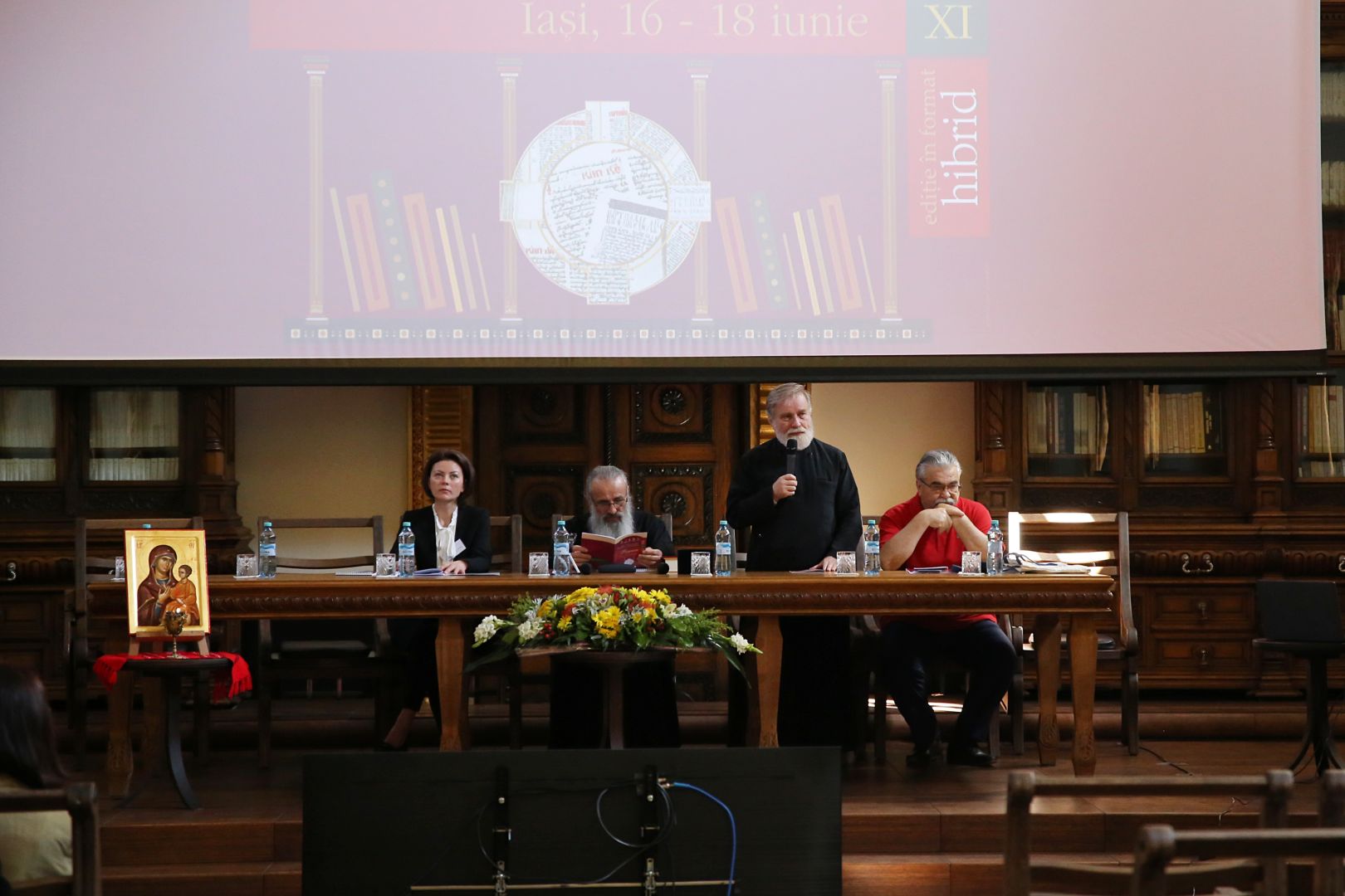 La Iași a început Simpozionul Internațional „Explorări în Tradiția Biblică Românească și Europeană”