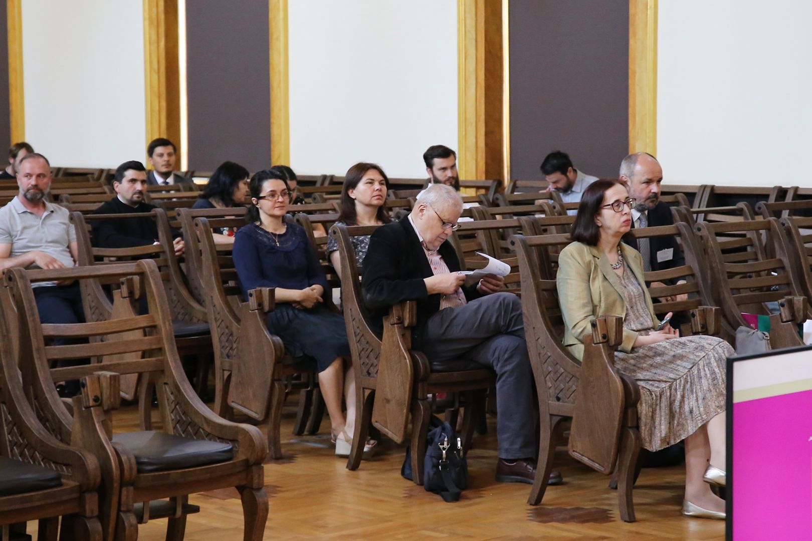 La Iași a început Simpozionul Internațional „Explorări în Tradiția Biblică Românească și Europeană”