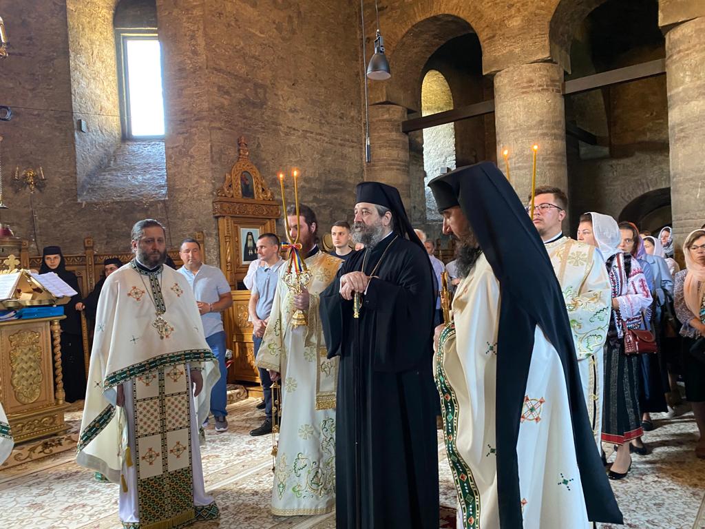 PS Nichifor Botoșăneanul, prezent la hramul Mănăstirii Galata Slujbe arhierești în Iași, de praznicul Înălțării Domnului Hristos