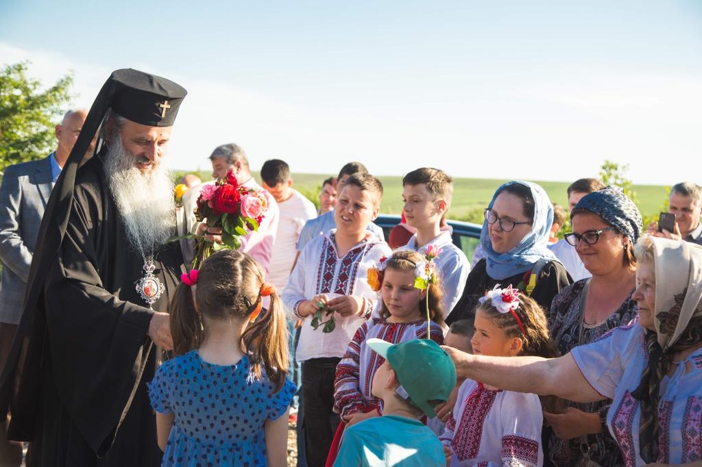 IPS Părinte Mitropolit Teofan, în vizită la noua Parohie „Buna Vestire” din Popricani-Iași