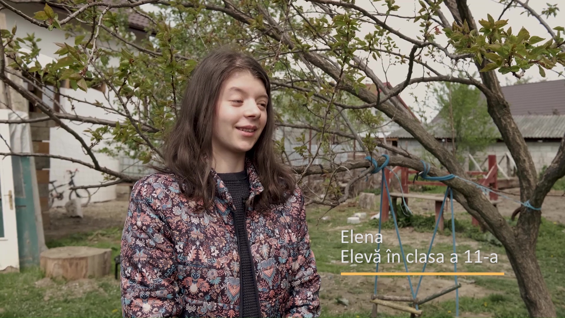 (Video) Ce mai citesc astăzi tinerii din satele României. Elena, bursieră Pro Vita Iași