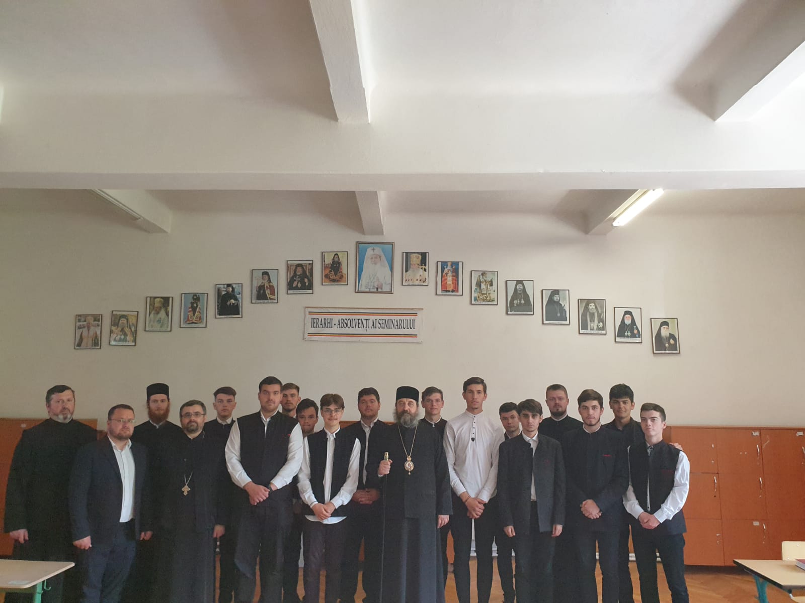 Preasfințitul Părinte Nichifor Botoșăneanul, la Seminarul Teologic „Veniamin Costachi” de la Mănăstirea Neamț Preasfințitul Părinte Nichifor Botoșăneanul, la Seminarul Teologic „Veniamin Costachi” de la Mănăstirea Neamț