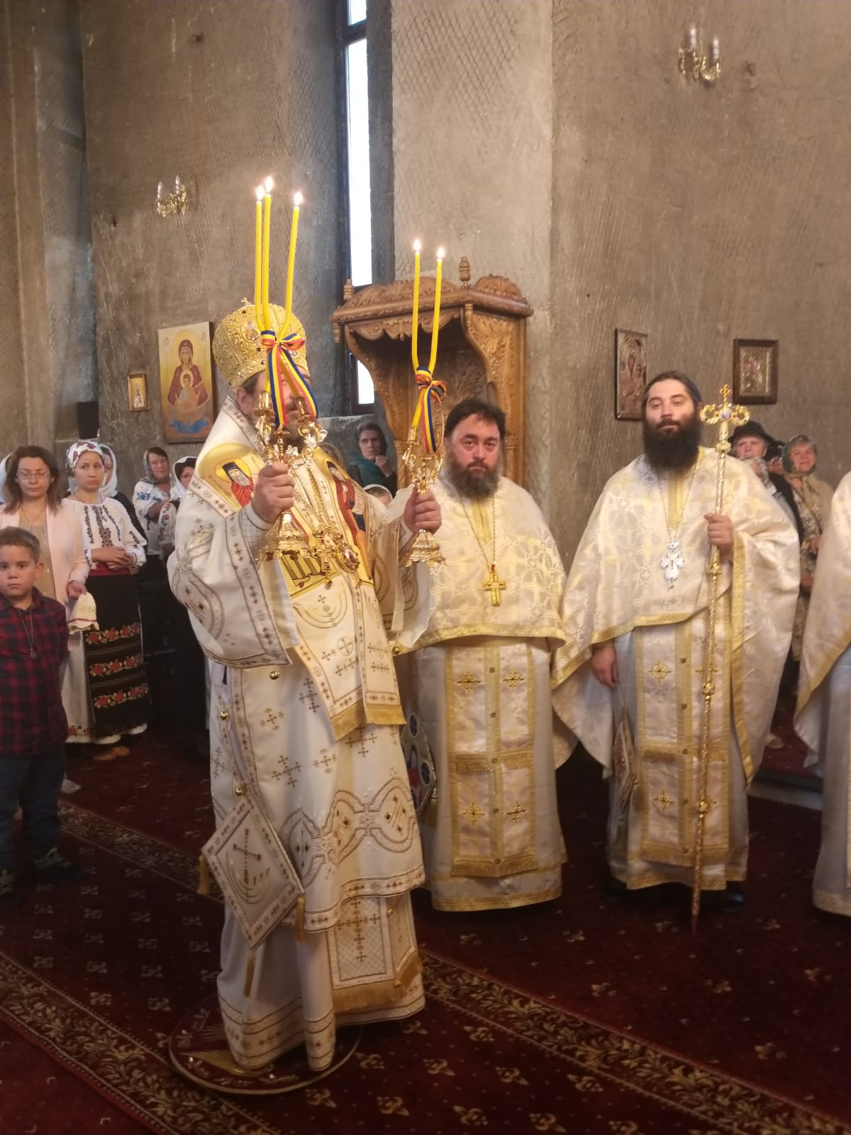 Biserica de la Breazu, în straie de sărbătoare