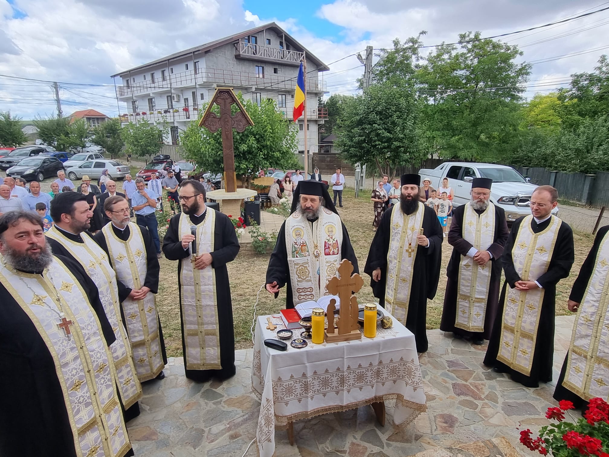 Biserica de la Breazu, în straie de sărbătoare