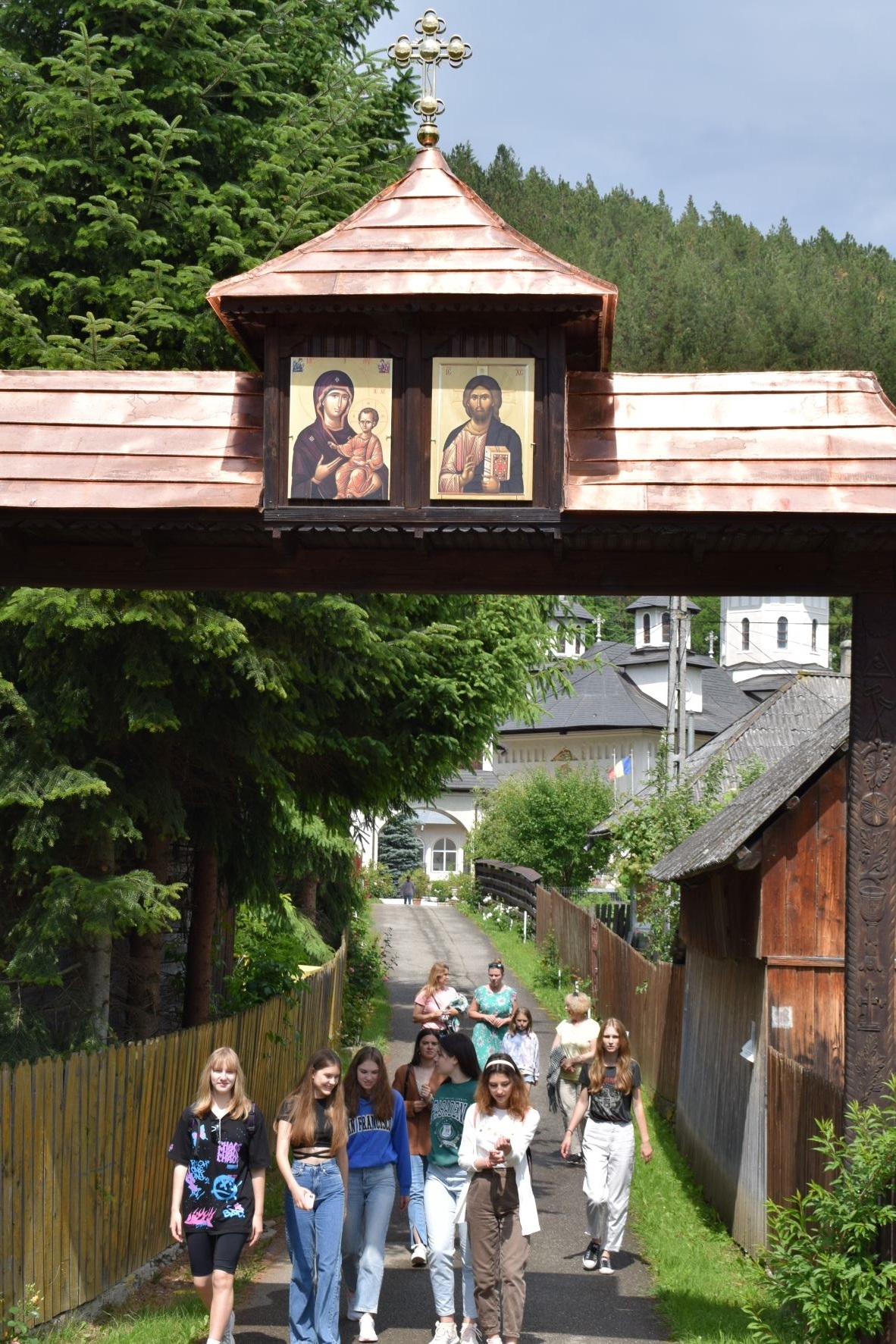„Călătoria cu cei în călătorie – izvor de tămăduire” „Călătoria cu cei în călătorie – izvor de tămăduire”