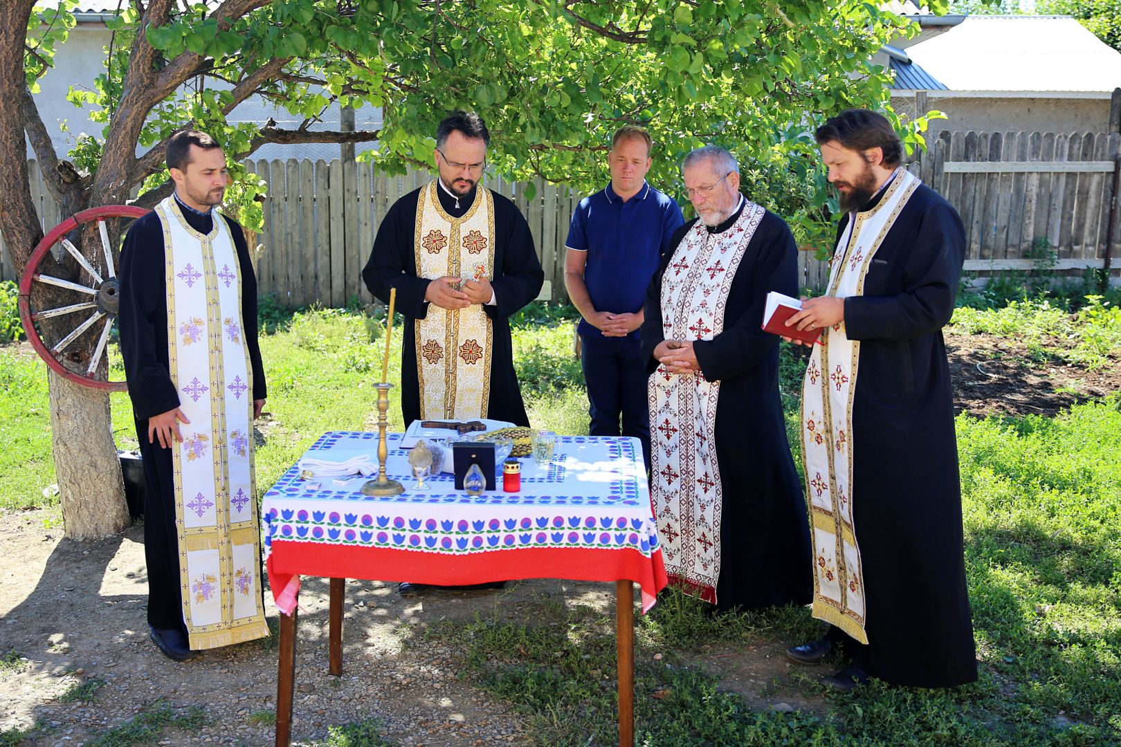 O familie cu 10 copii din Costești are o locuință renovată și primitoare, cu ajutorul Pro Vita Iași