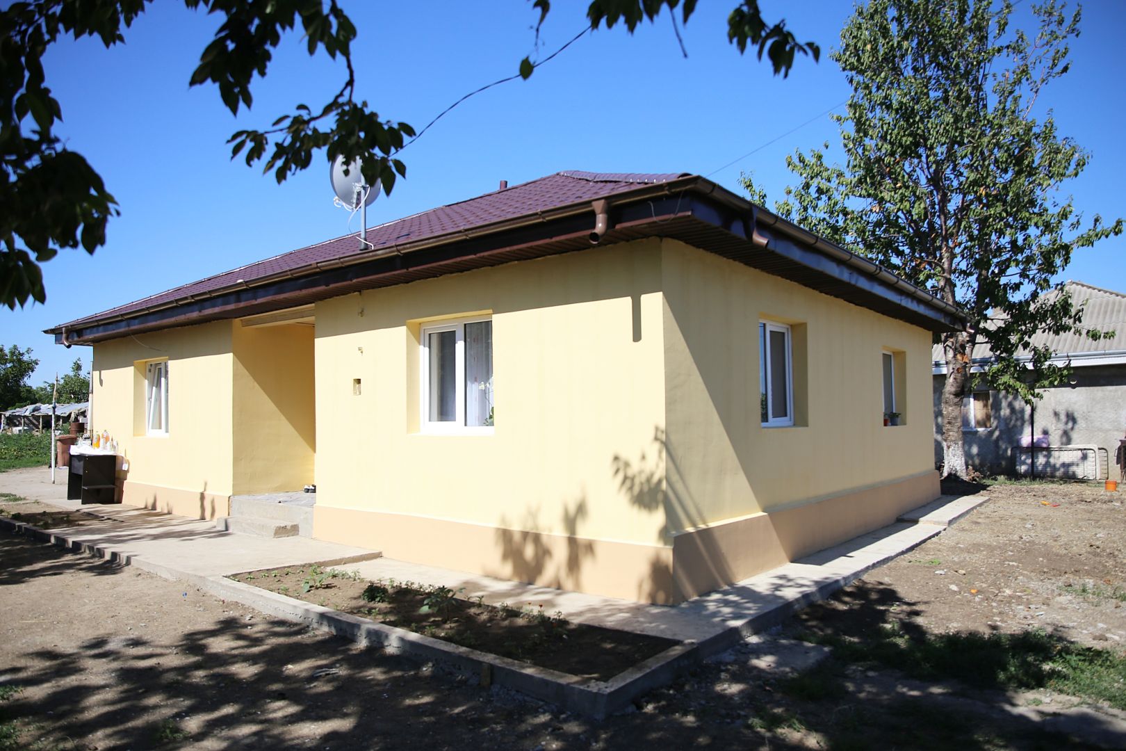 O familie cu 10 copii din Costești are o locuință renovată și primitoare, cu ajutorul Pro Vita Iași