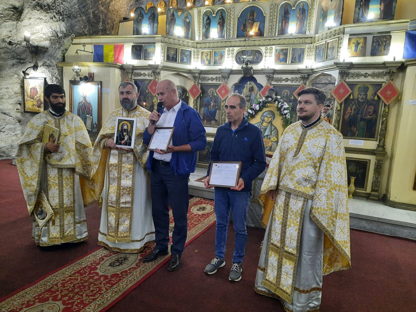 Lumina Liturghiei de hram, în biserica din subteranul Salinei Târgu Ocna