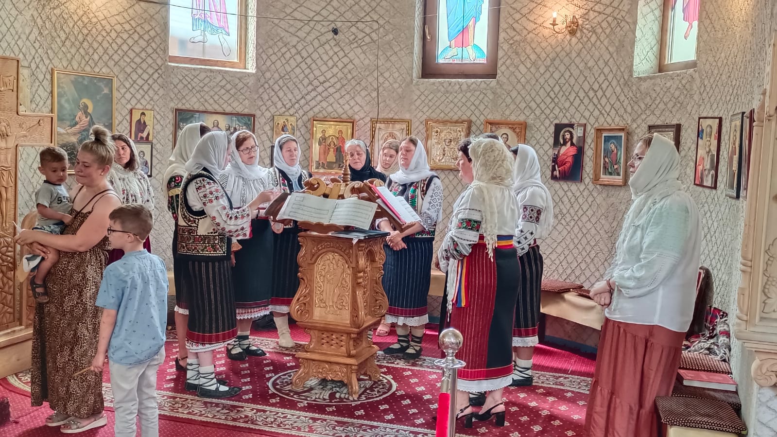 „Cu dragoste pentru mame” la Parohia „Sfinții Ioachim și Ana” din Piatra Neamț