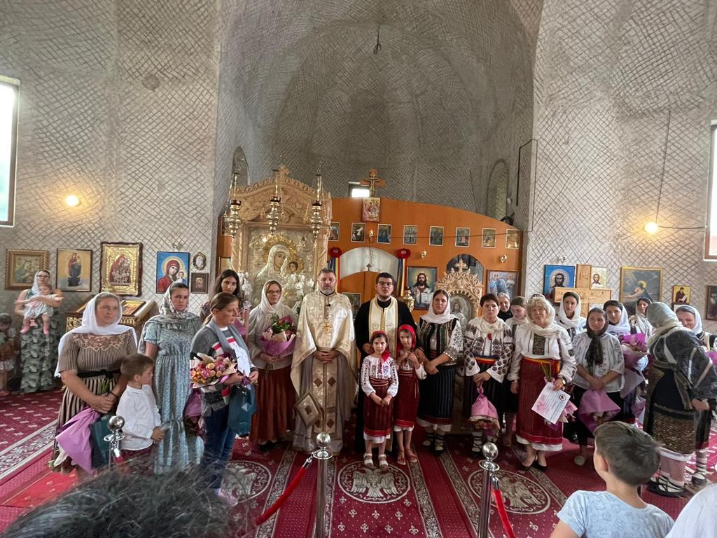 „Cu dragoste pentru mame” la Parohia „Sfinții Ioachim și Ana” din Piatra Neamț