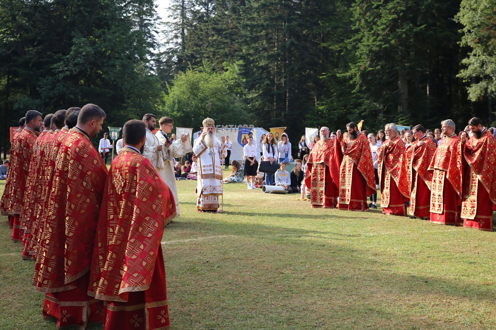 Tabăra de la Nemțișor: Ce le-a transmis în acest an IPS Mitropolit Teofan celor 500 de tineri?