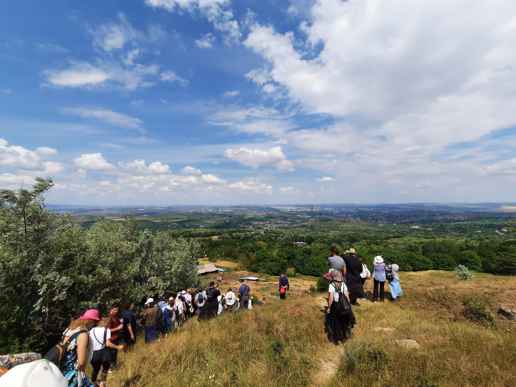 La pas pe colinele sfinte ale Iașului