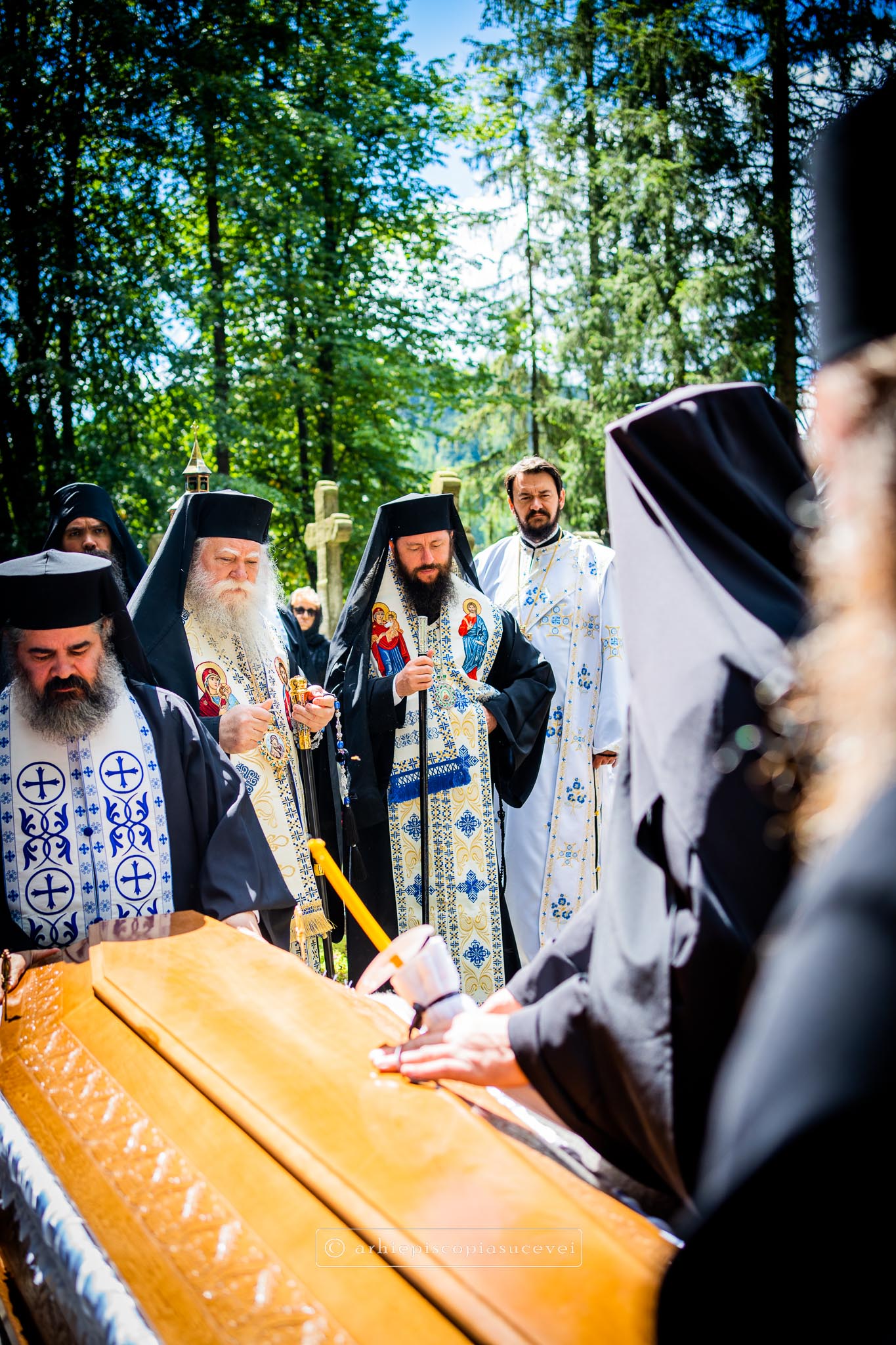 Arhimandritul Grigorie Halciuc a fost înmormântat la Mănăstirea Putna