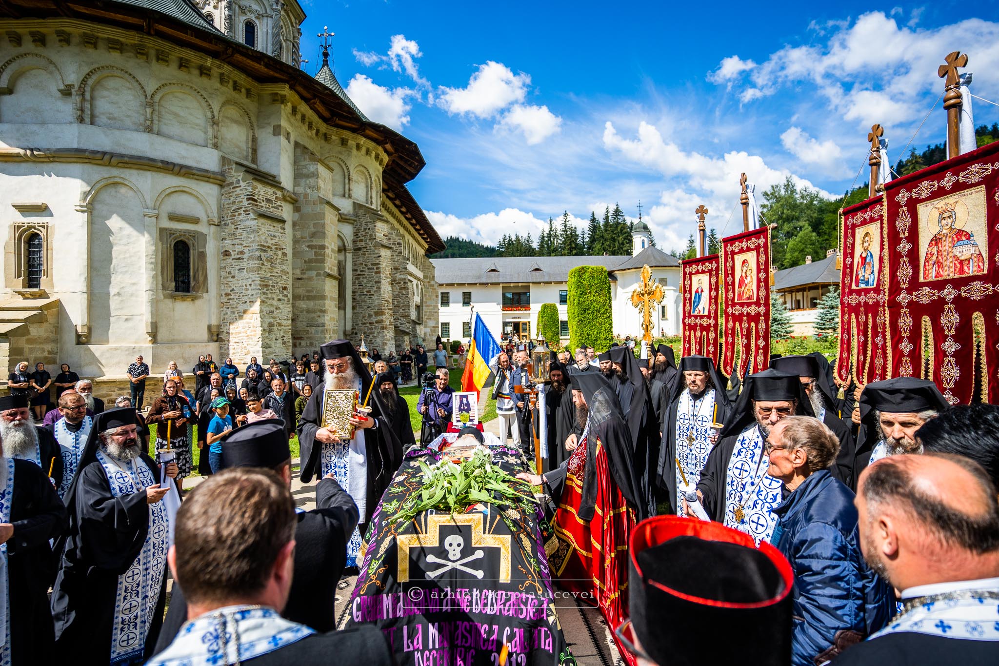 Arhimandritul Grigorie Halciuc a fost înmormântat la Mănăstirea Putna