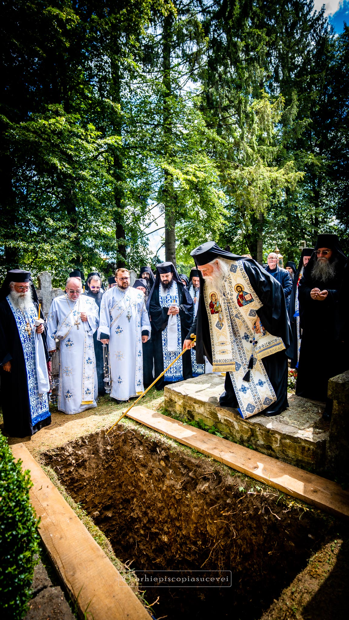 Arhimandritul Grigorie Halciuc a fost înmormântat la Mănăstirea Putna