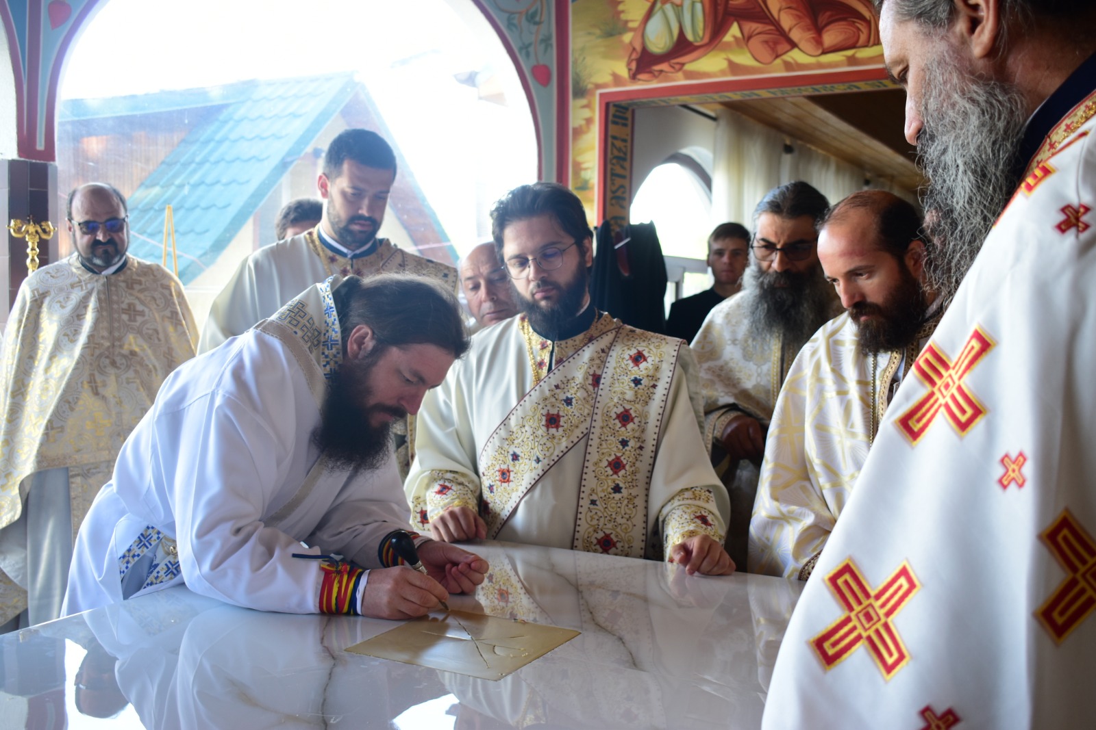 Altarul de vară al Schitului „Sfânta Olga”, sfințit de PS Damaschin Dorneanul