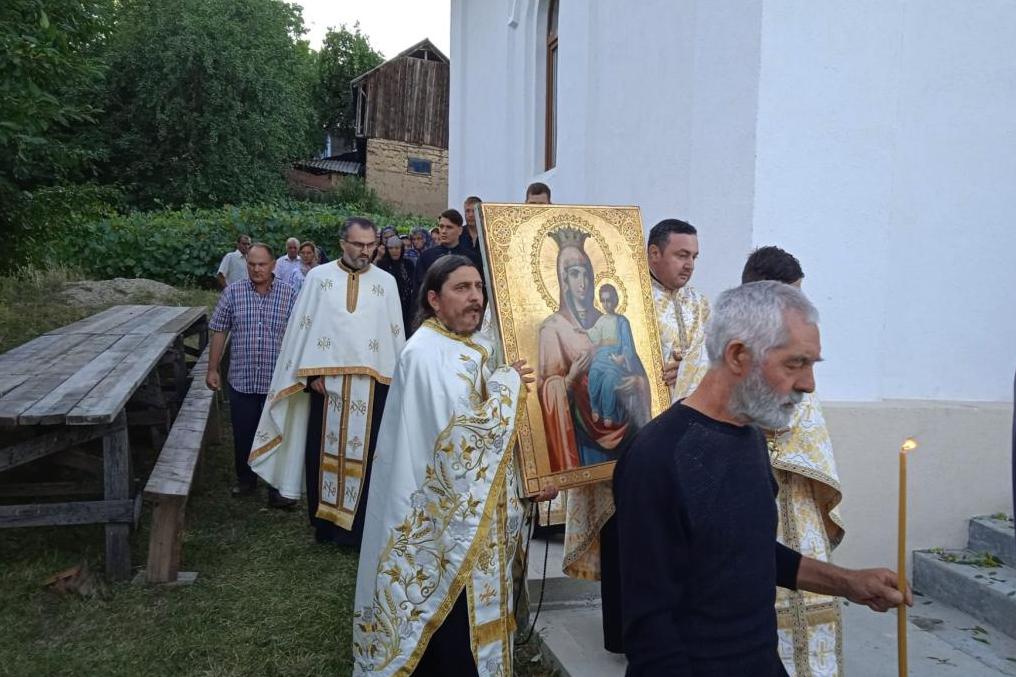 Icoana Maicii Domnului „Prodromița”, cinstită în trei parohii ale Protoieriei Sascut