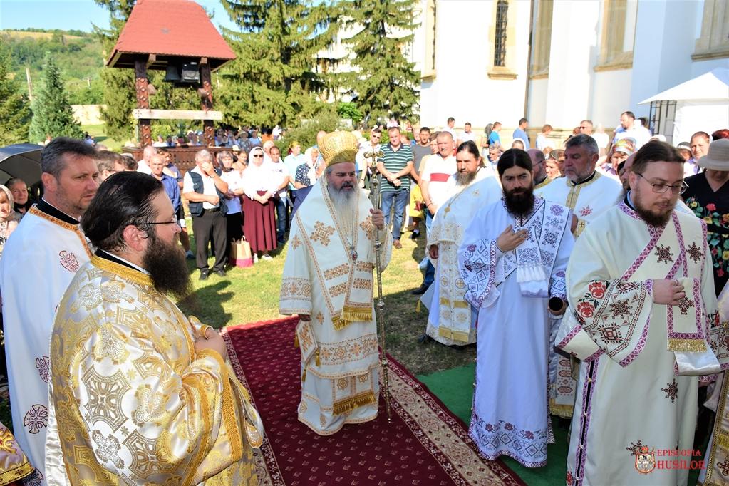 PS Ignatie: „Dumnezeu îi descoperă Sfântului Proroc Ilie că, pe lângă râvnă, este nevoie și de moderație, de înțelepciune și de mult echilibru”