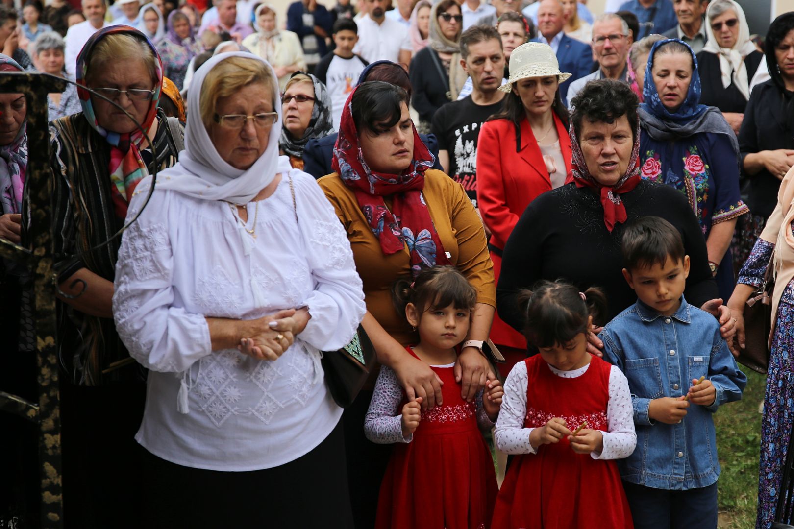 Ansamblul Parohiei „Sfinții Arhangheli” Almaș a fost binecuvântat de PS Nichifor Botoșăneanul