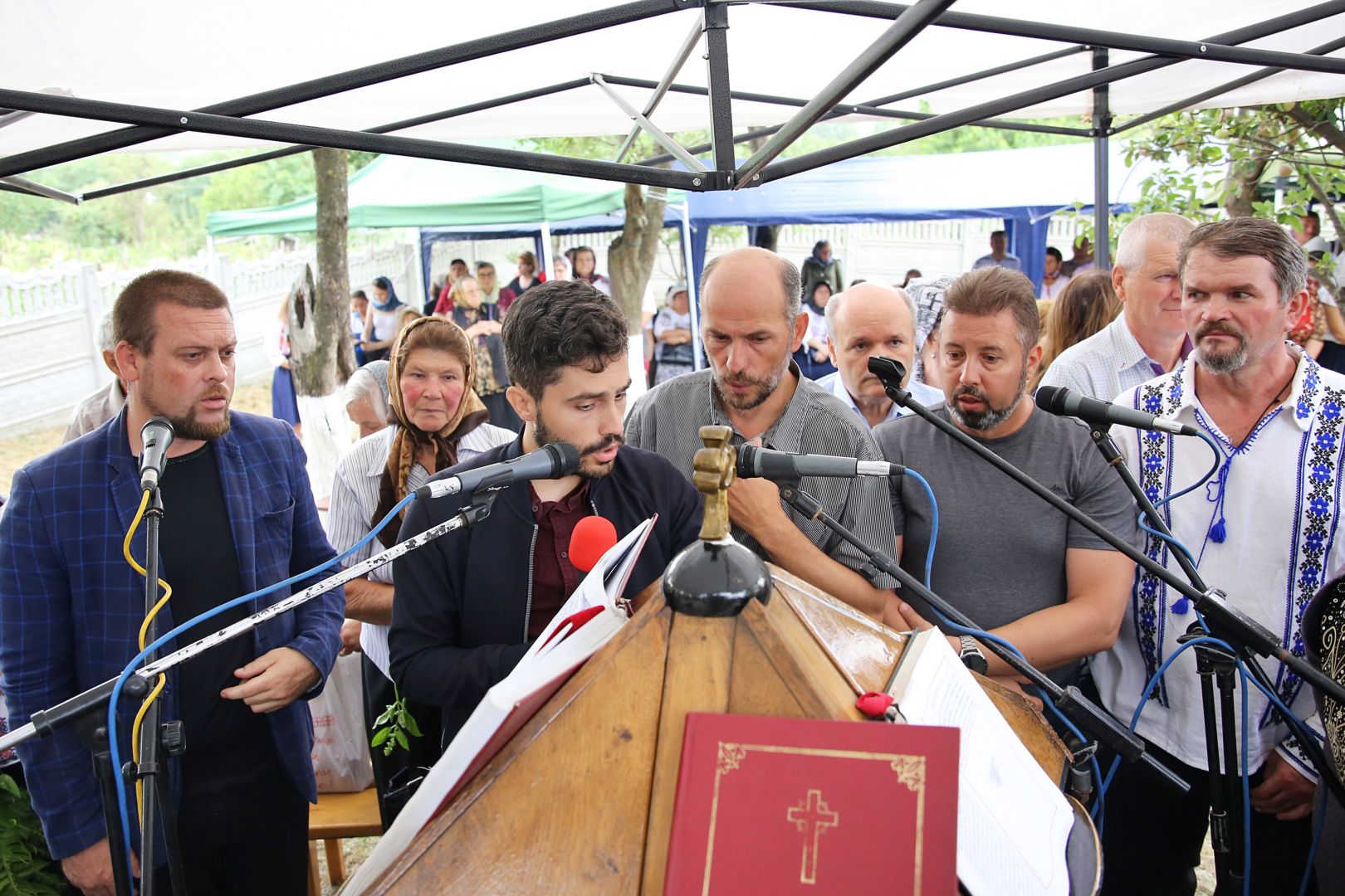 Biserica din Blăgești, resfințită de Episcopul Hușilor: „Inima Domnului Hristos a rămas neclintită în fața răutății”